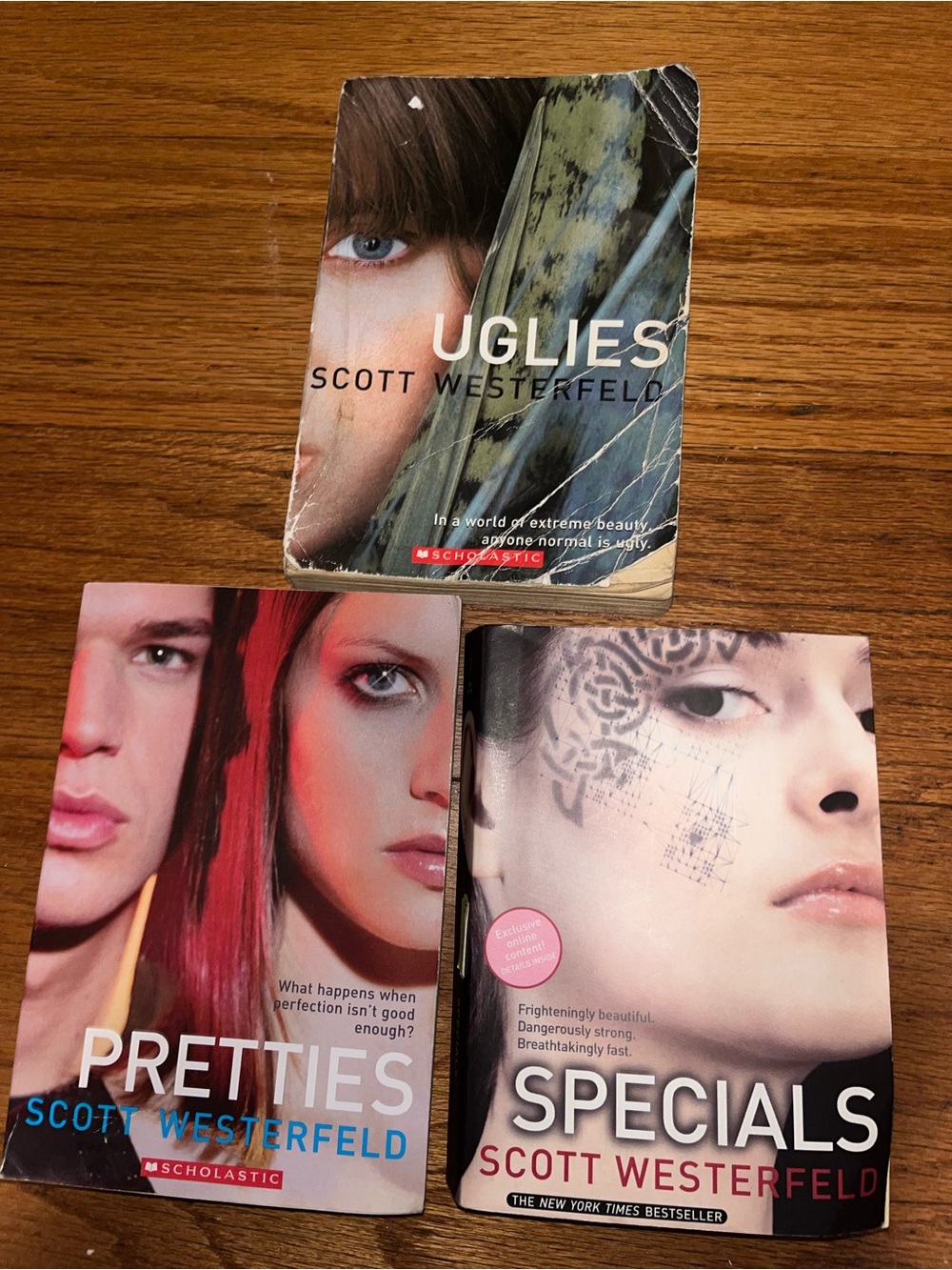 Uglies Series Paperback Book Set 3 Paperbacks Uglies Pretties and Specials